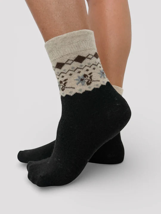 Minx Apre Ski Socks Black & Oatmeal Pattern