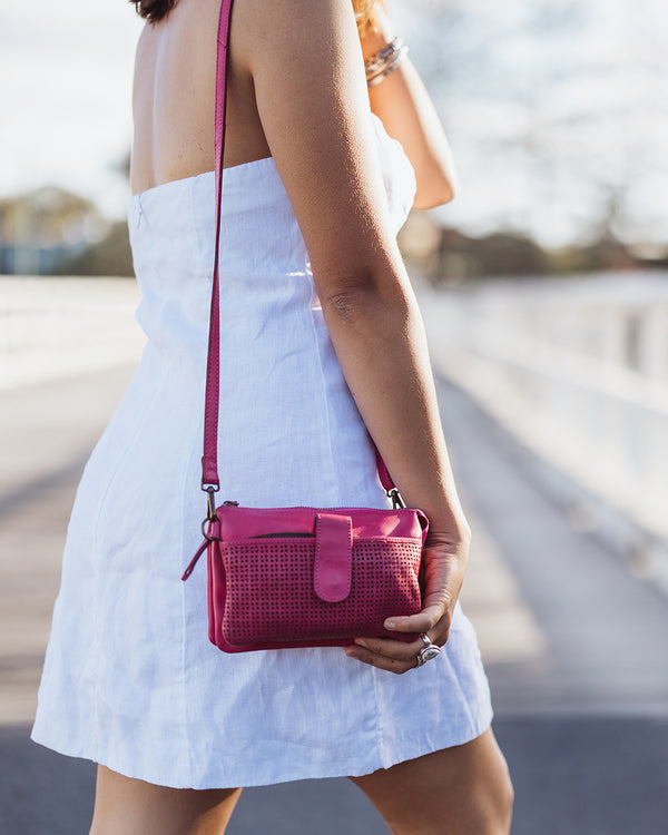 Kompanero Flip Fuchsia Leather Crossbody/Clutch Bag Design