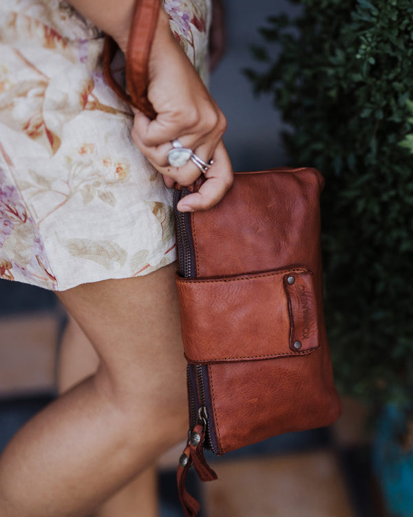 Kompanero Jonah Cognac Leather Crossbody/Clutch Bag