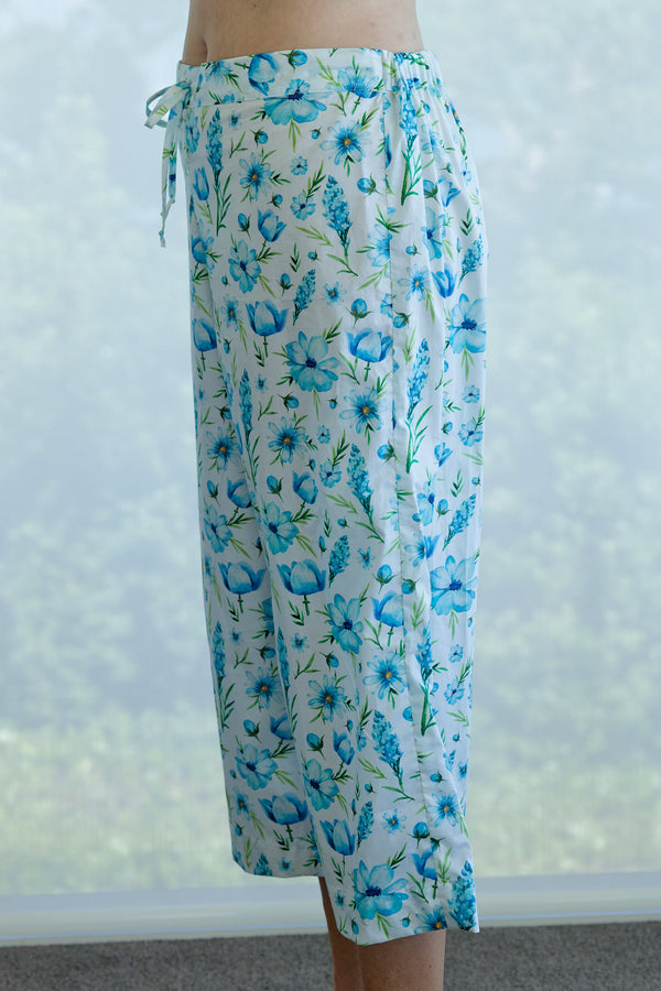 Carmen Kirstein Capri Pants Blue Daisy