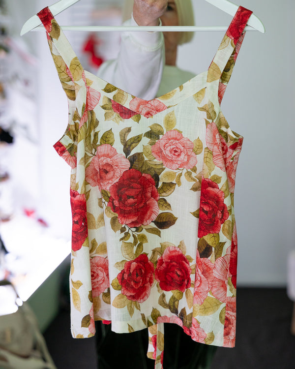 Haris Cotton 1054R Loose Fit Top Red Roses
