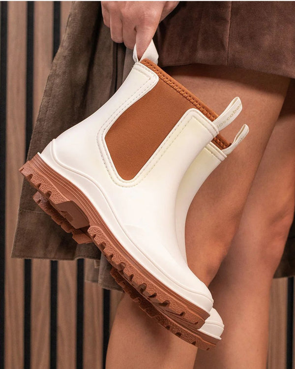 Los Cabos Amelia Cream Ankle Boot