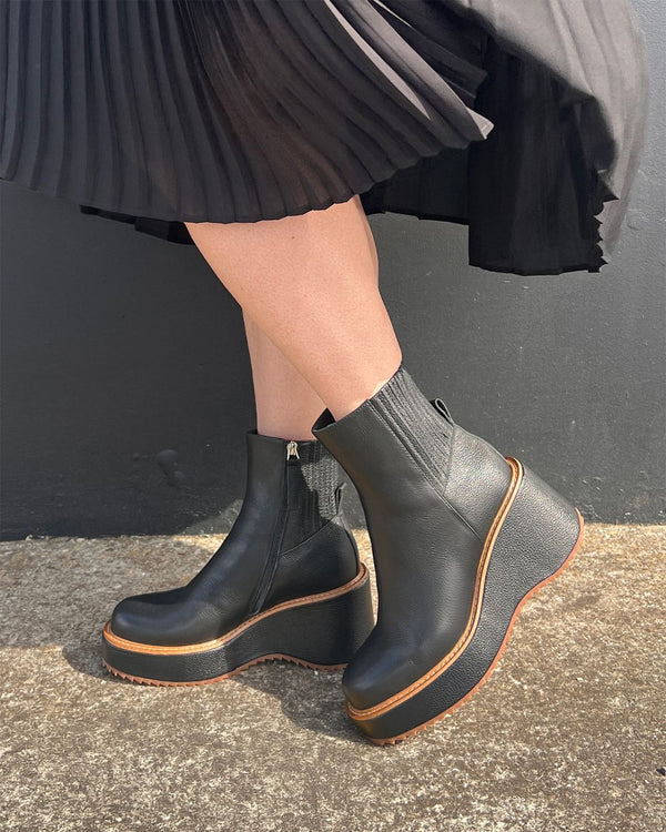 Minx Tokyo Black/Tan Leather Ankle Boot