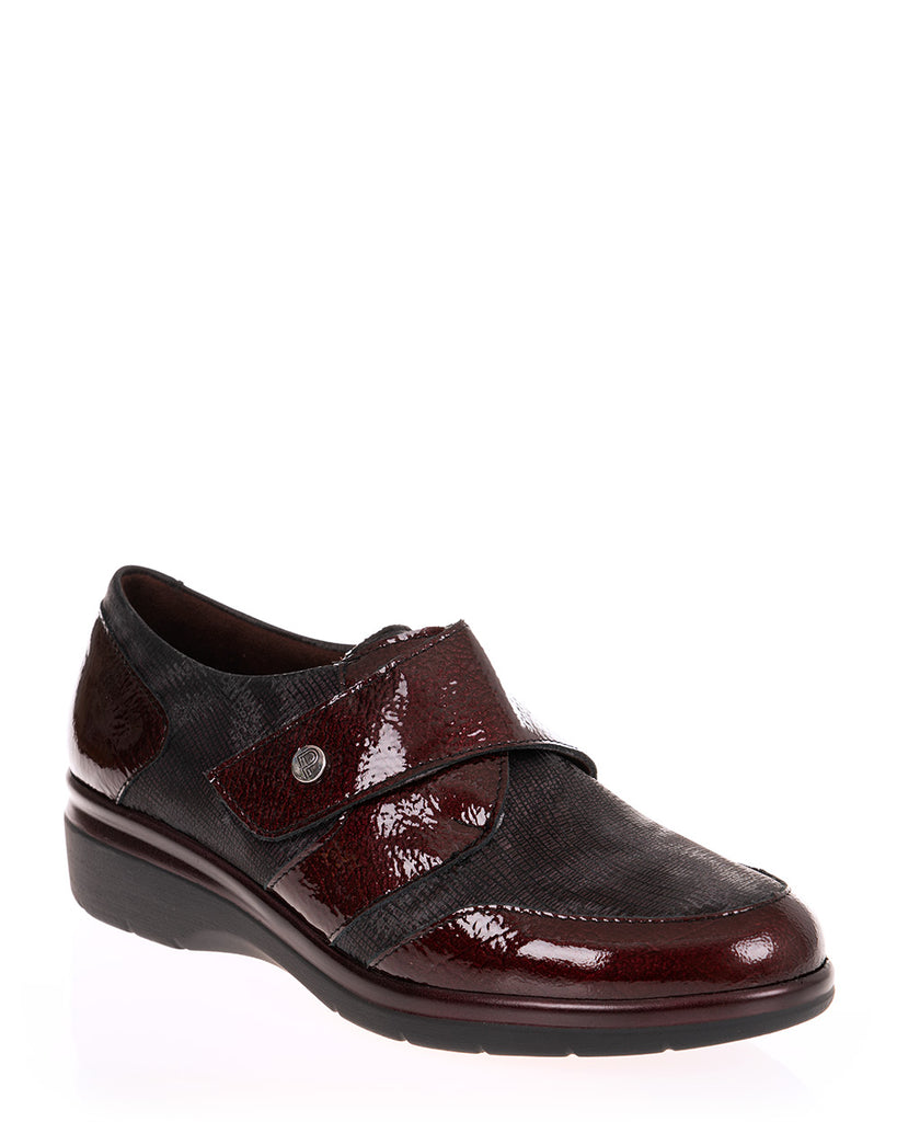 Pitillos 10721 Burdeos Patent Leather Low Wedge Shoe