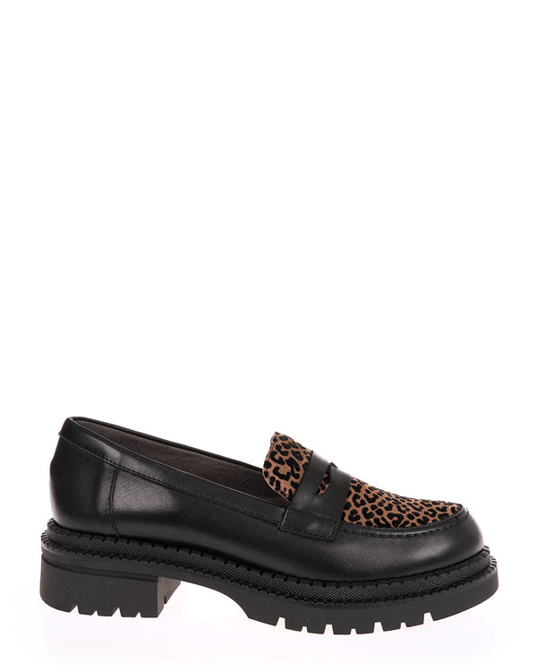 Pitillos 10796 Black Leather & Leopard Loafer