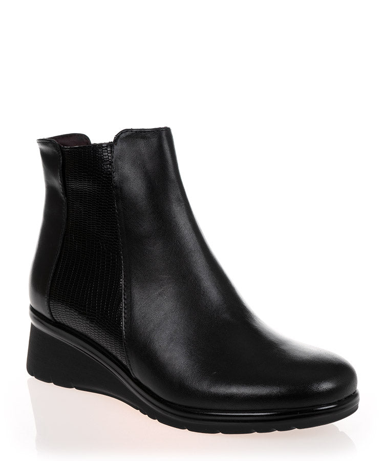 Pitillos 1626 Black Leather Wedge Ankle Boot