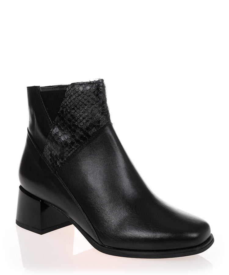 Pitillos 1683 Black Leather Ankle Boots