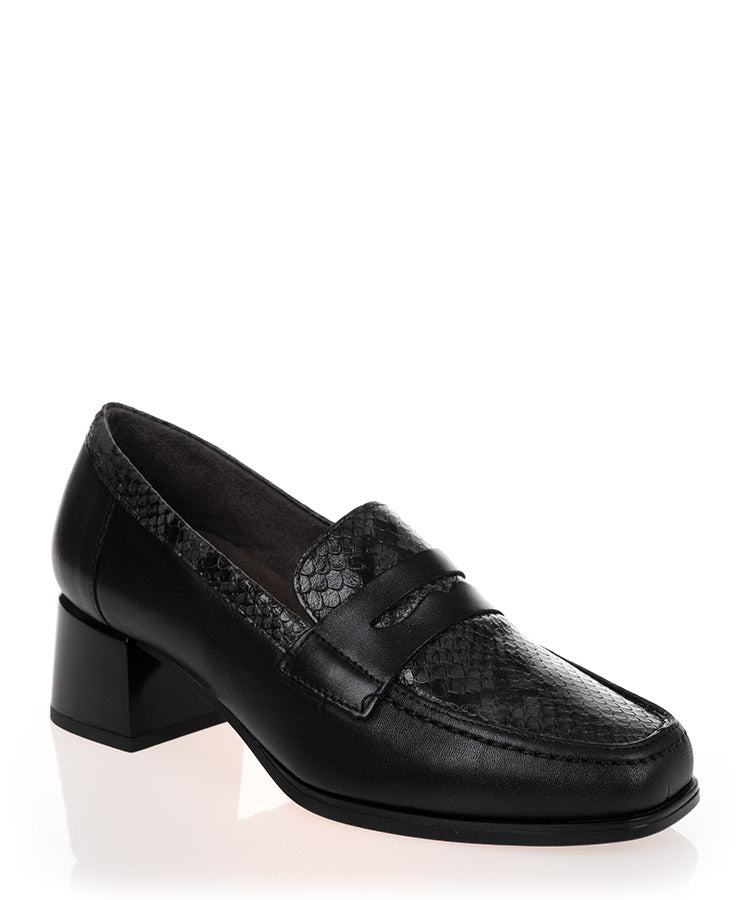 Pitillos 1682 Black Leather Court Shoe